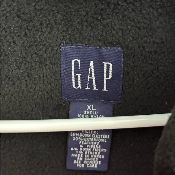 GAP Raspberry Quilted Puffer Vest - Picture 3 of 6